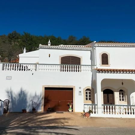 Vivenda Atanazio By Ferias Com Sol Villa Лоуле Екстериор снимка