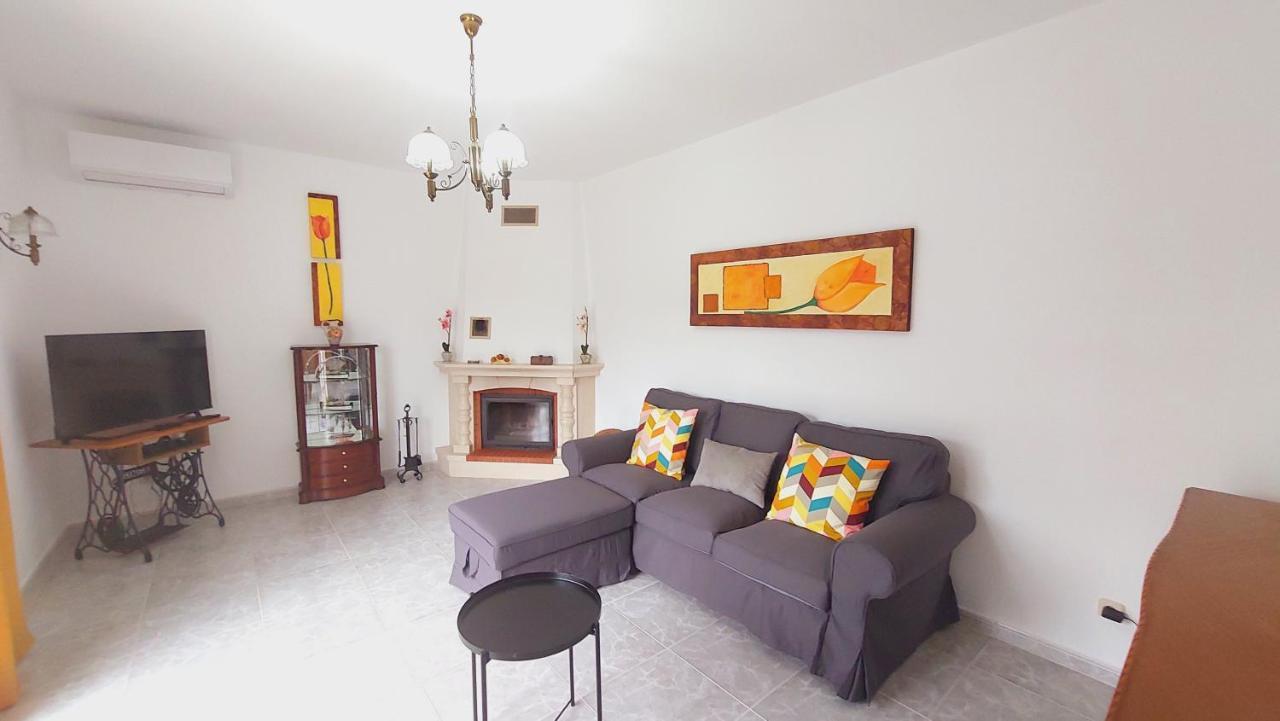 Vivenda Atanazio By Ferias Com Sol Villa Лоуле Екстериор снимка