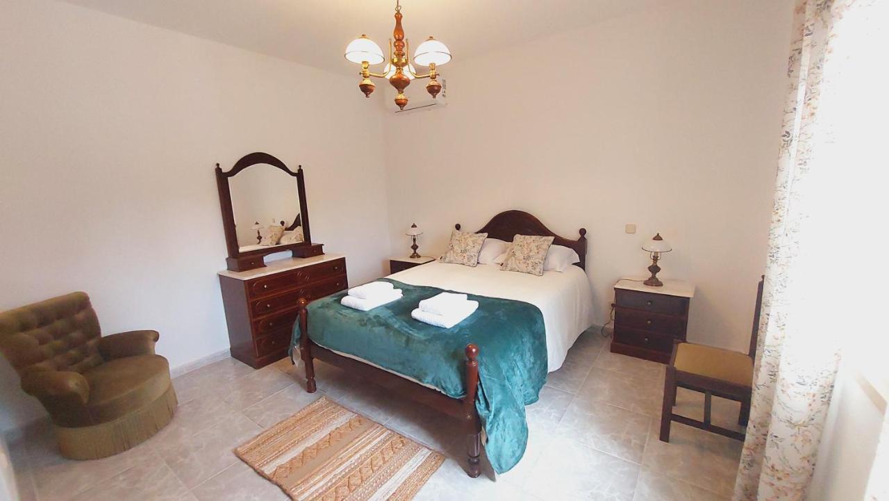 Vivenda Atanazio By Ferias Com Sol Villa Лоуле Екстериор снимка