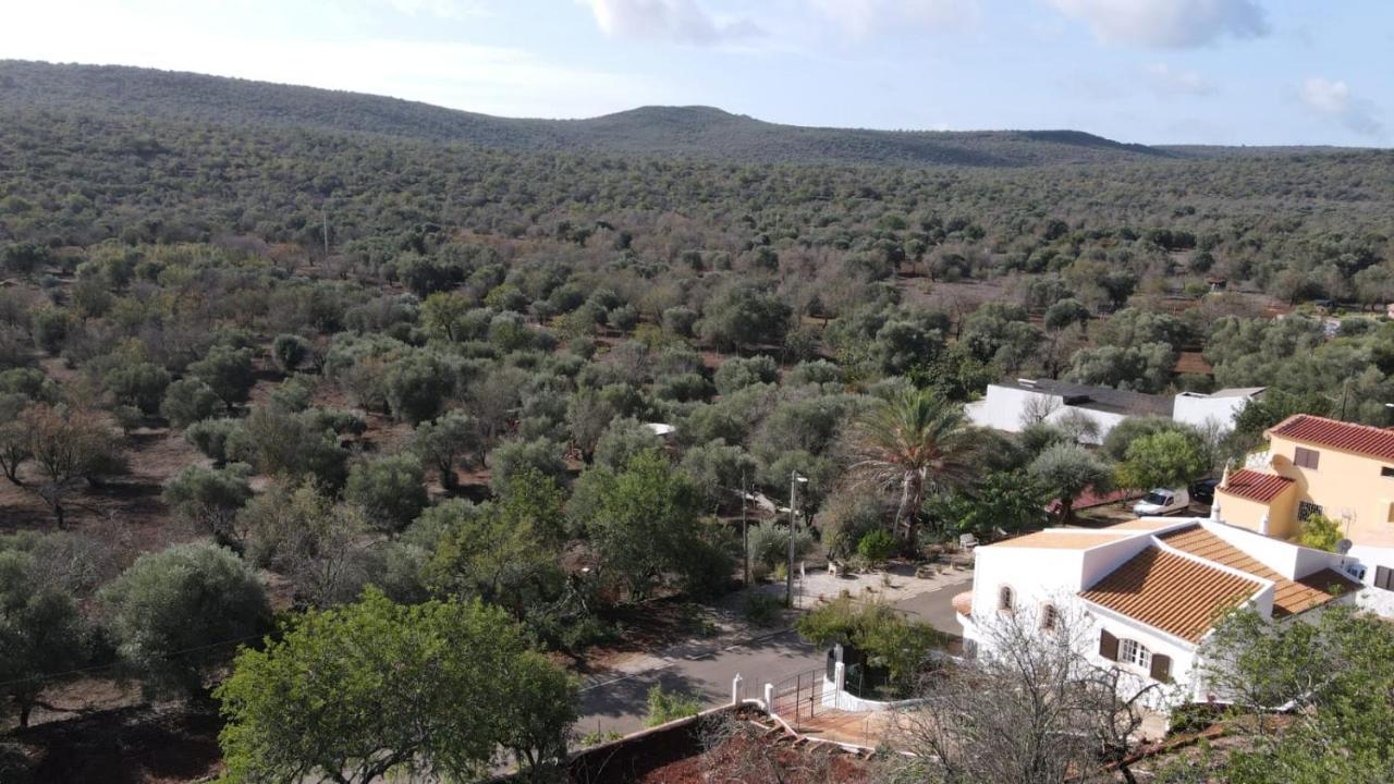 Vivenda Atanazio By Ferias Com Sol Villa Лоуле Екстериор снимка