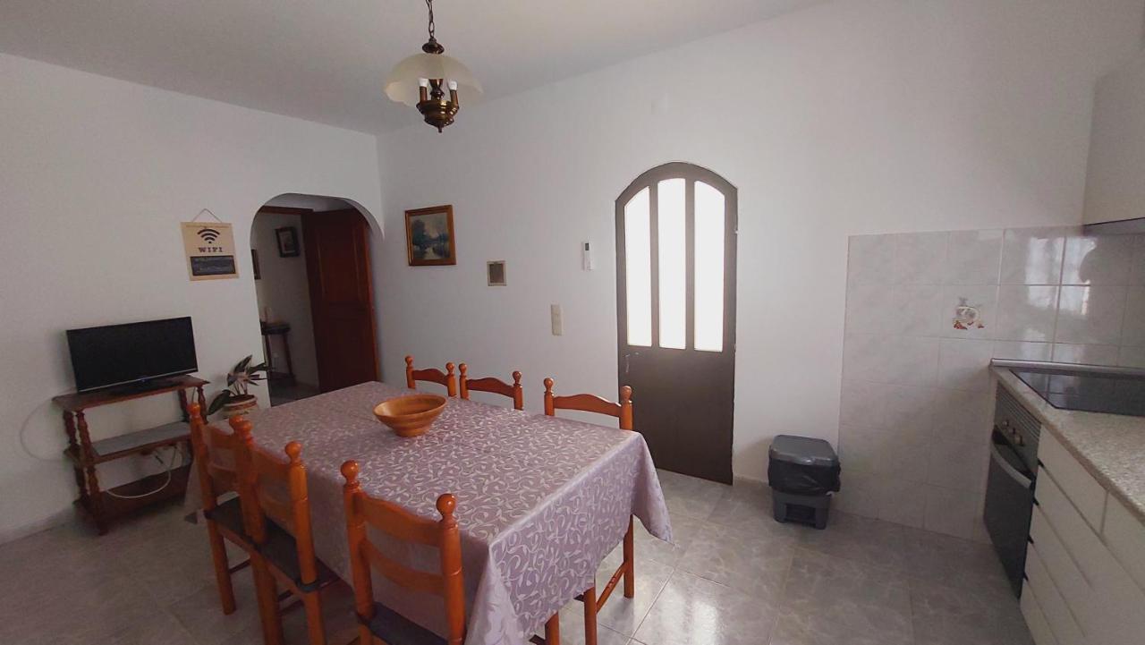 Vivenda Atanazio By Ferias Com Sol Villa Лоуле Екстериор снимка